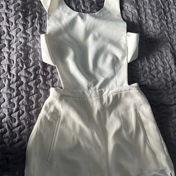 BCBGMaxazria white shorts cocktail and party dress - Picture 5 of 7